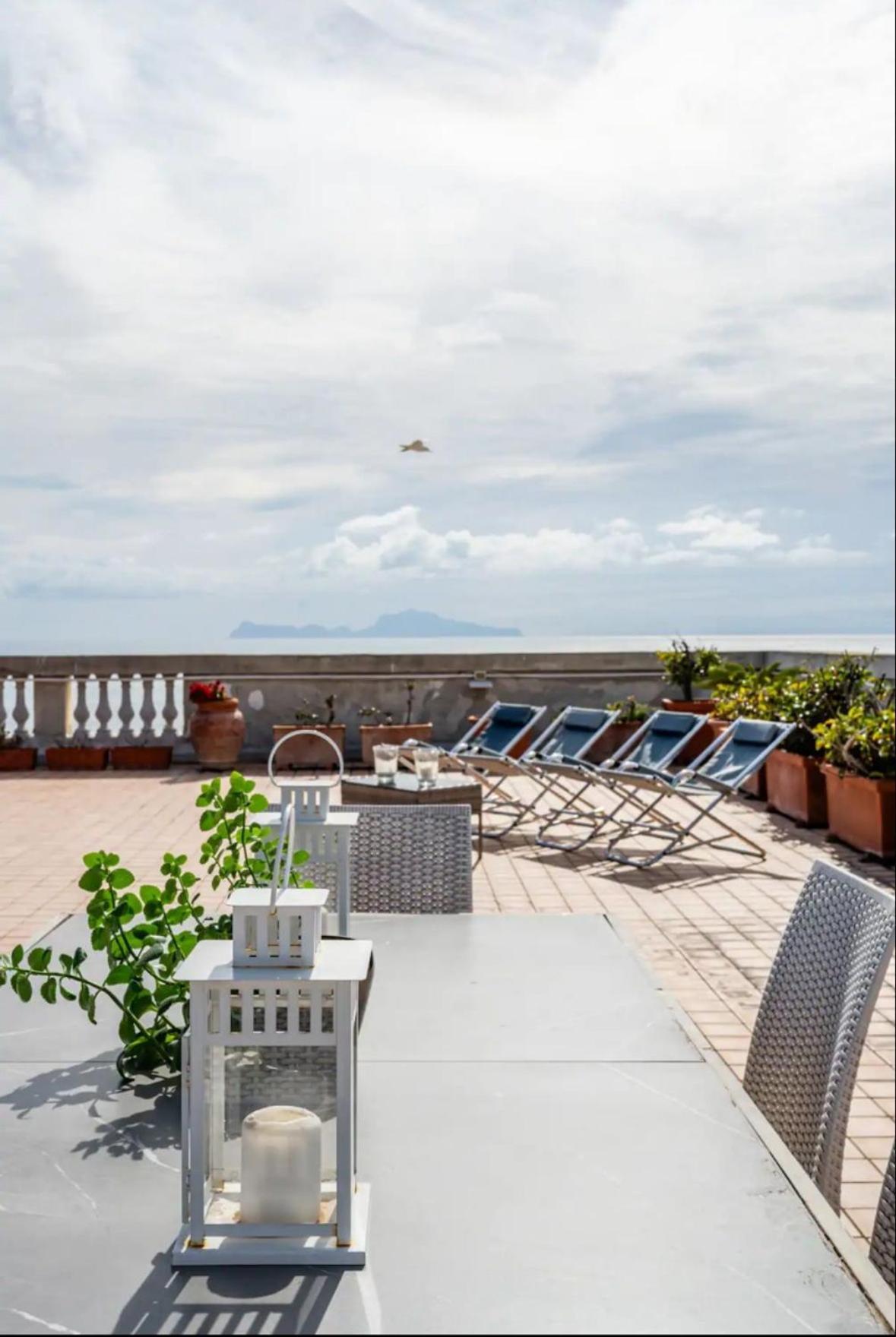 Rooftop In Front Of The Castle 那不勒斯 外观 照片